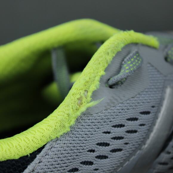 New Balance 880v6 Running Shoes Mens Size 9 Gray Green Athletic Comfort